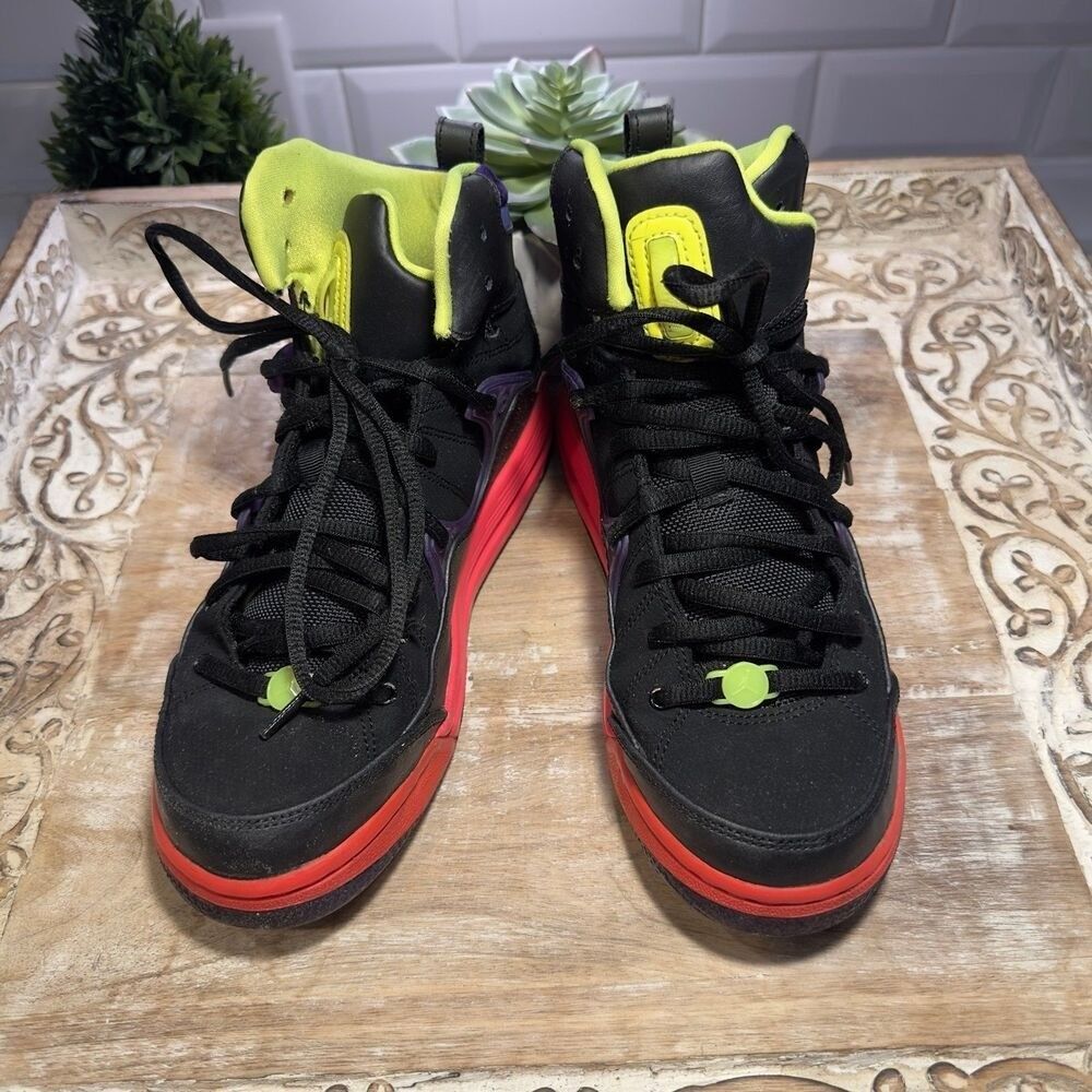 Jordan's Nike Jordan Retro 2013 Red / Purple